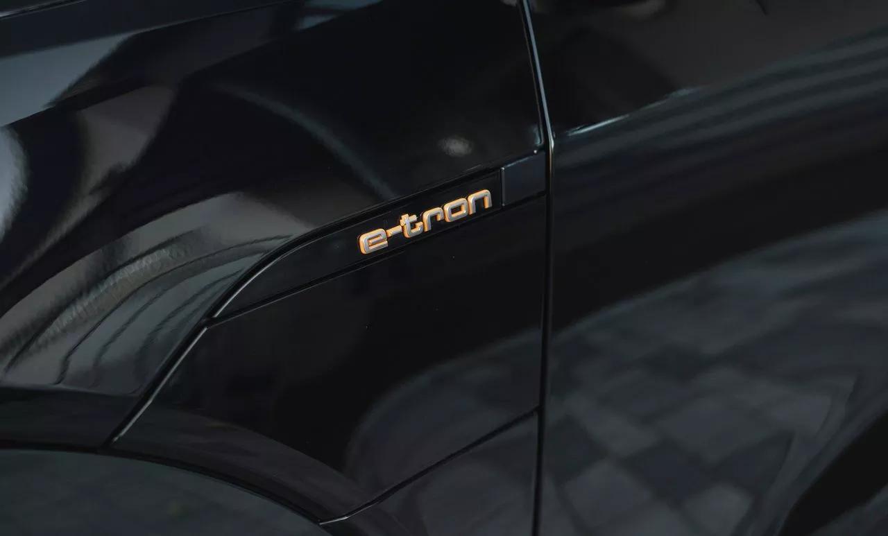 Audi E-tron  71 kWh 2019thumbnail91