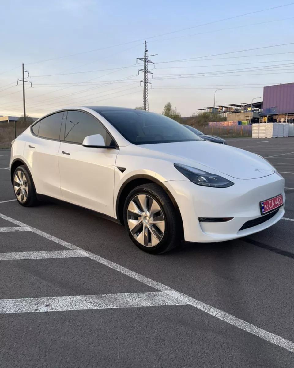 Tesla Model Y  2021121