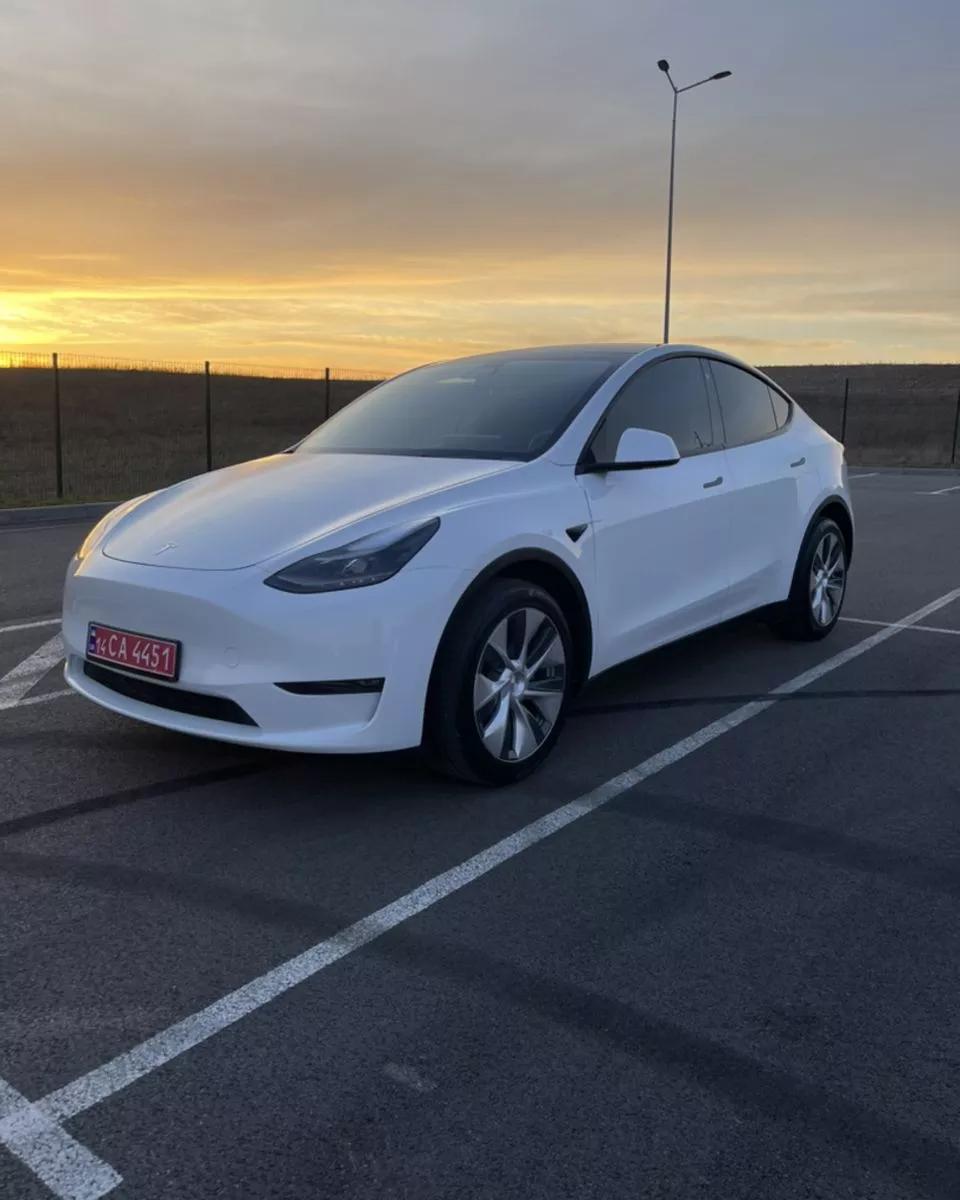 Tesla Model Y  2021thumbnail151