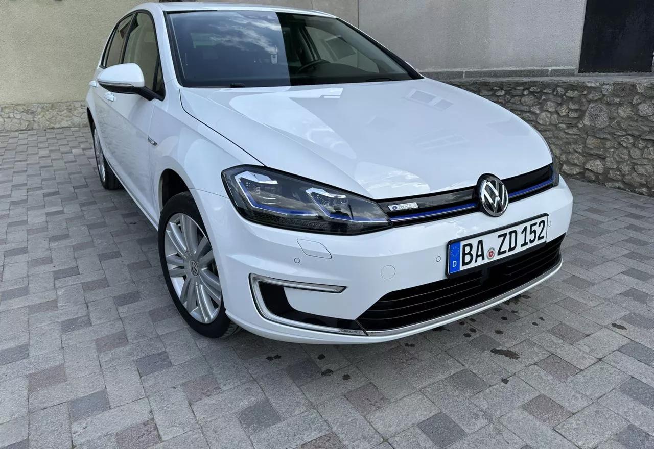 Volkswagen e-Golf  36 kWh 2018thumbnail01