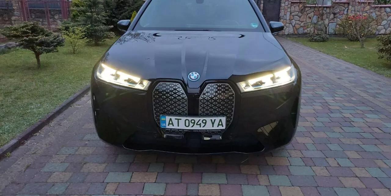 BMW iX 