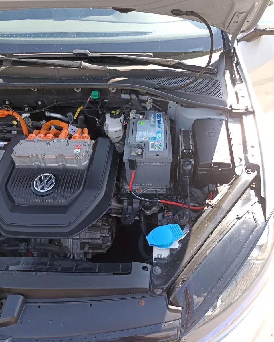 Volkswagen e-Golf  24 kWh 2014thumbnail241
