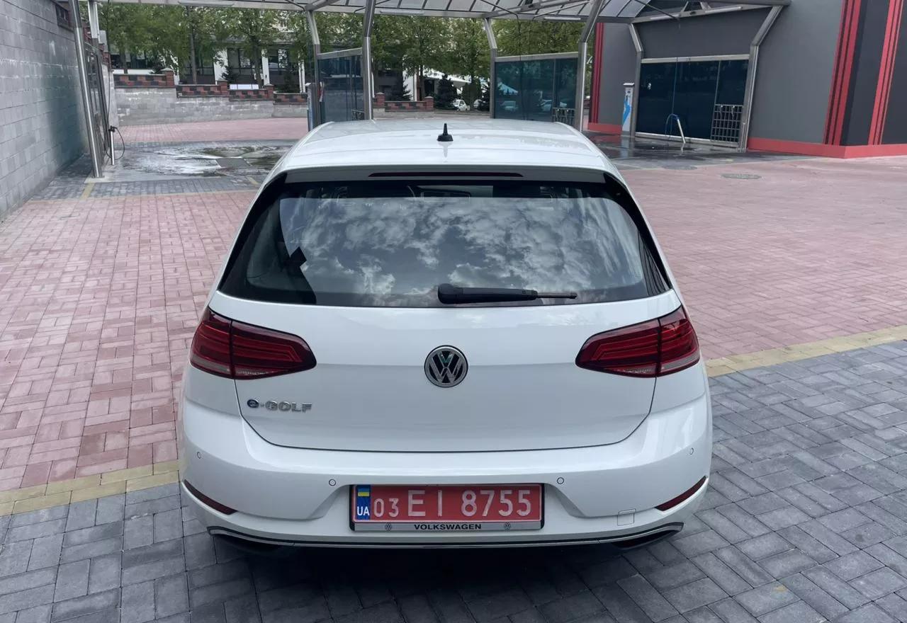 Volkswagen e-Golf  2020thumbnail131