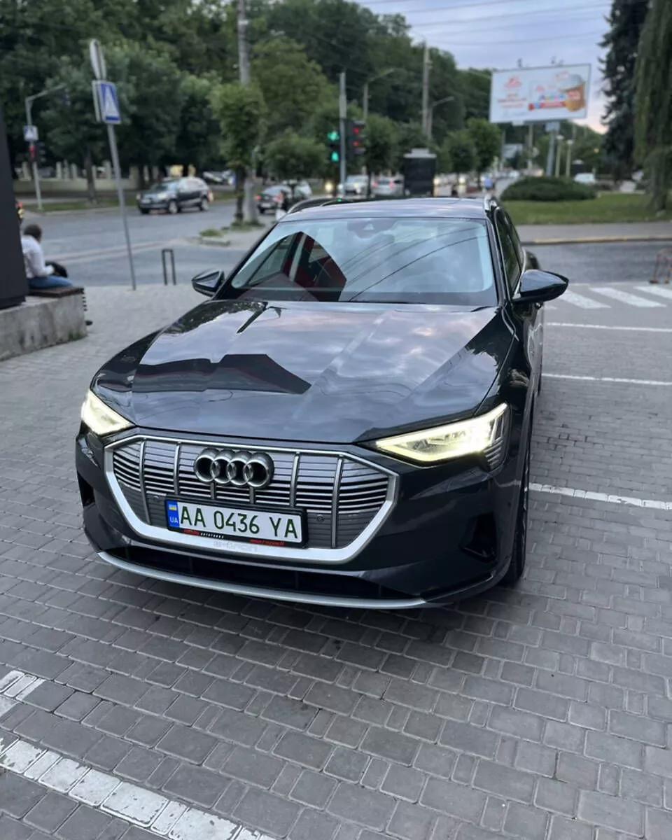 Audi E-tron  2019thumbnail21