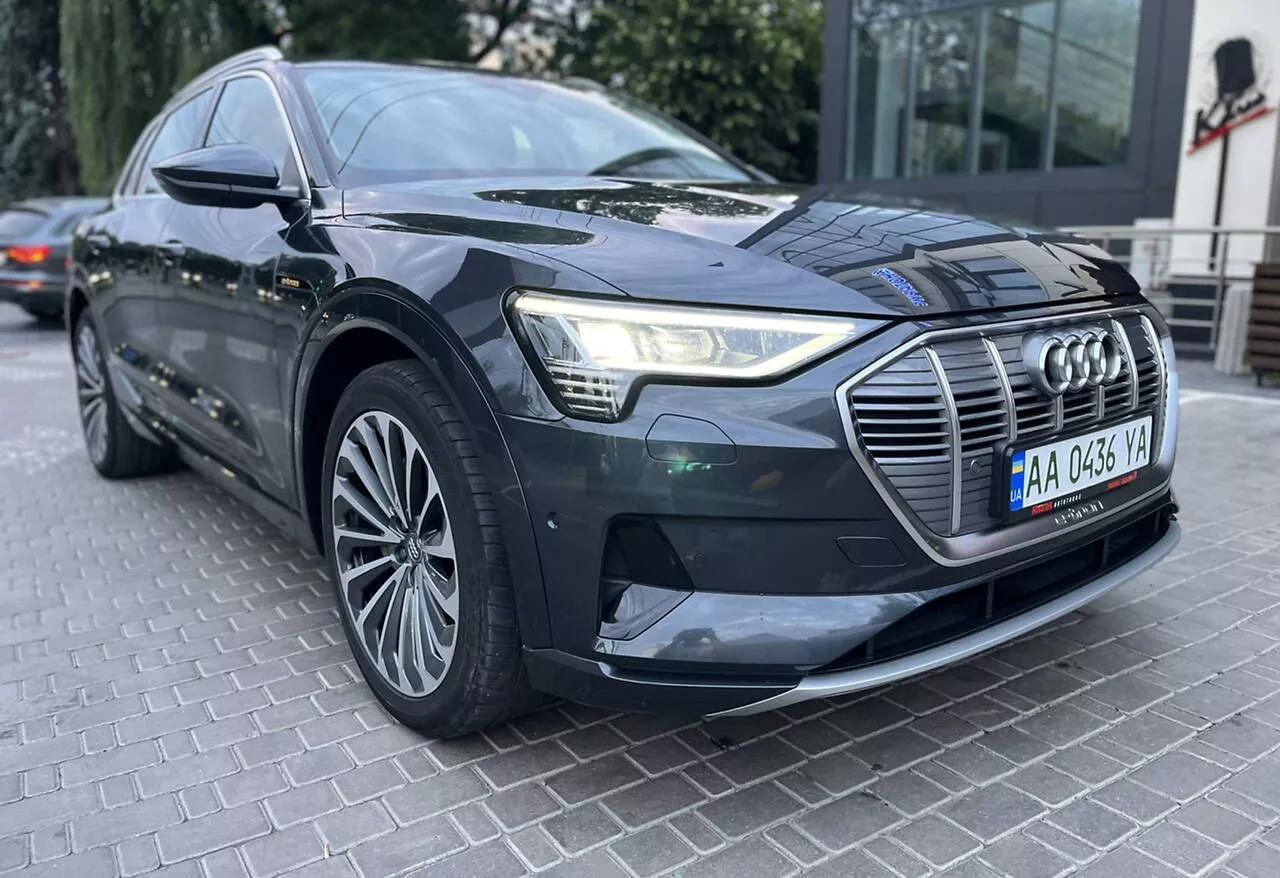 Audi E-tron  2019thumbnail31