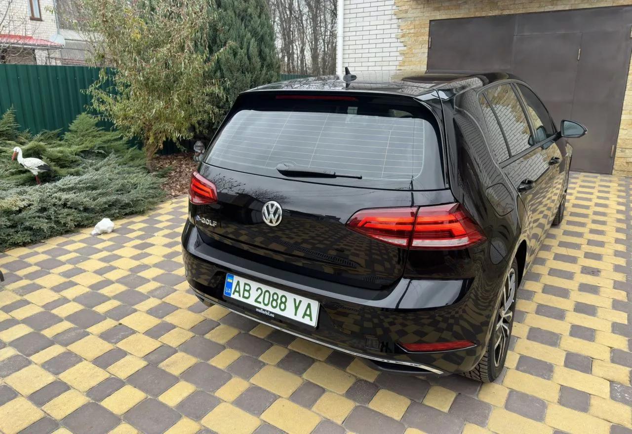 Volkswagen e-Golf  2017161