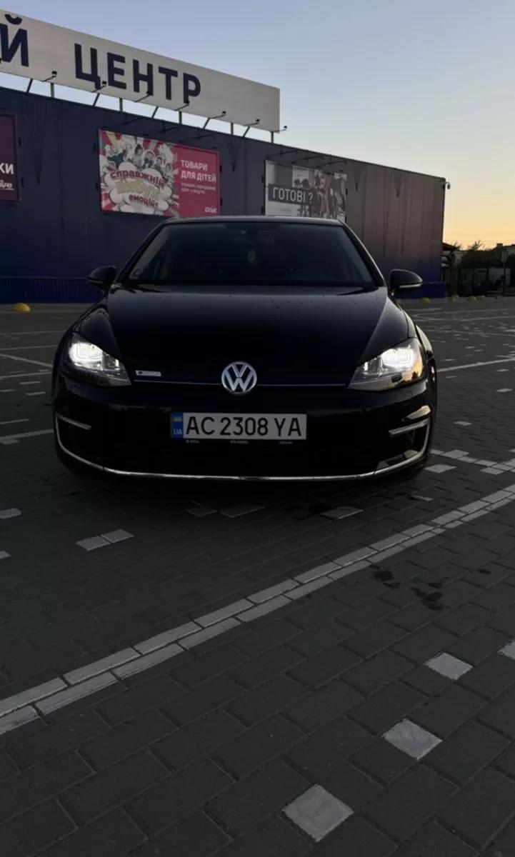 Volkswagen e-Golf  24 kWh 2015thumbnail01