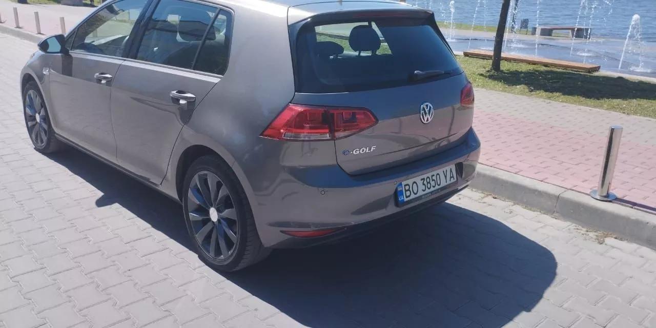 Volkswagen e-Golf  24 kWh 2015221