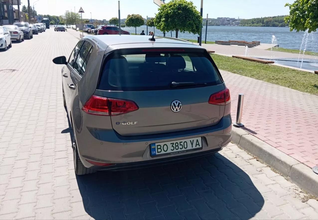 Volkswagen e-Golf  24 kWh 2015261