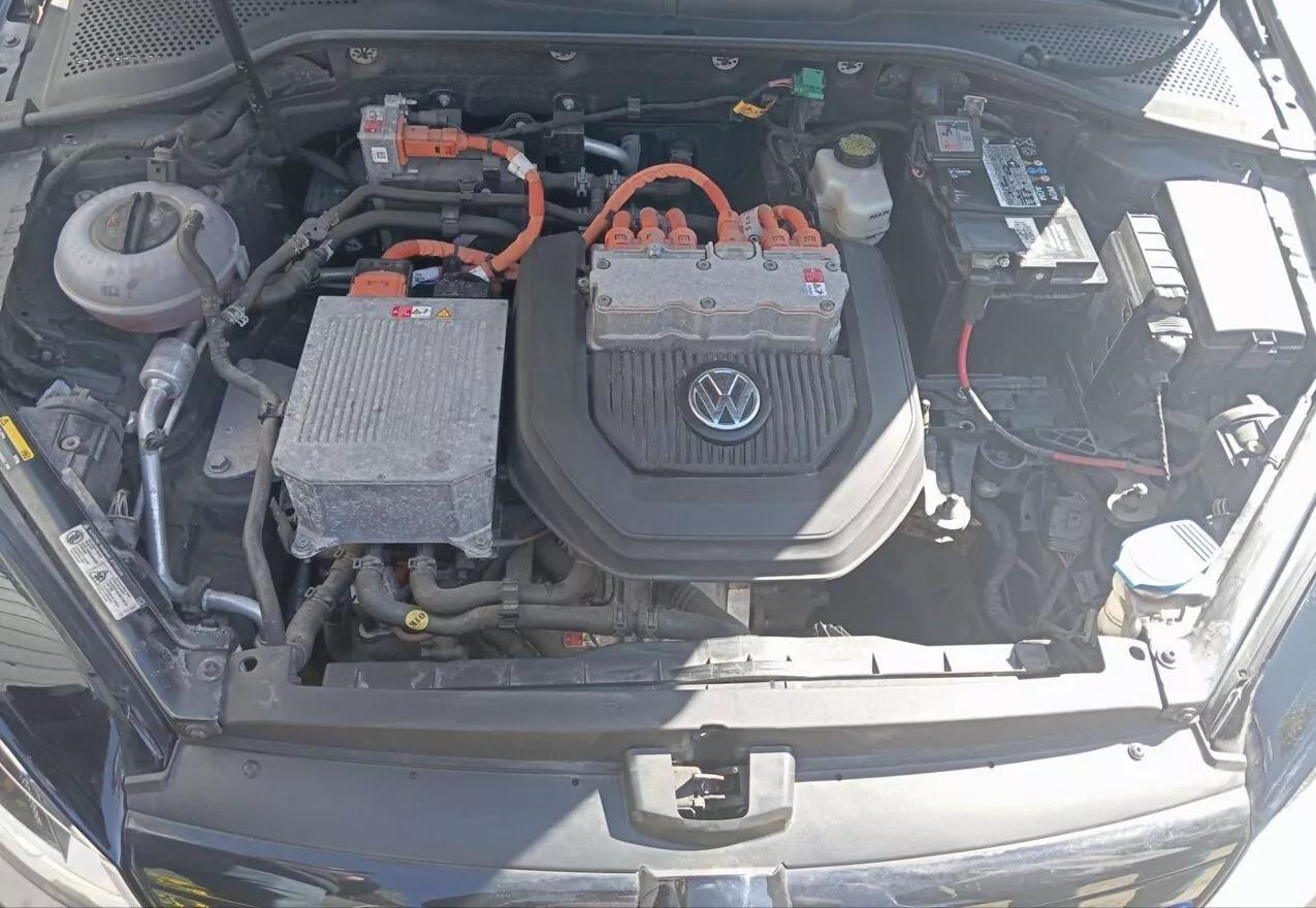 Volkswagen e-Golf  24 kWh 2015201