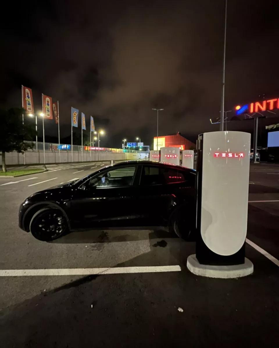 Tesla Model Y  80.5 kWh 2021141