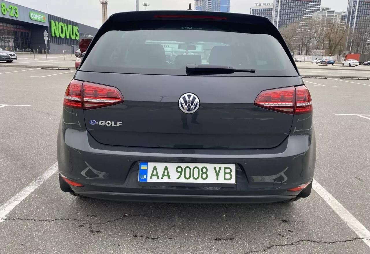 Volkswagen e-Golf  2014121