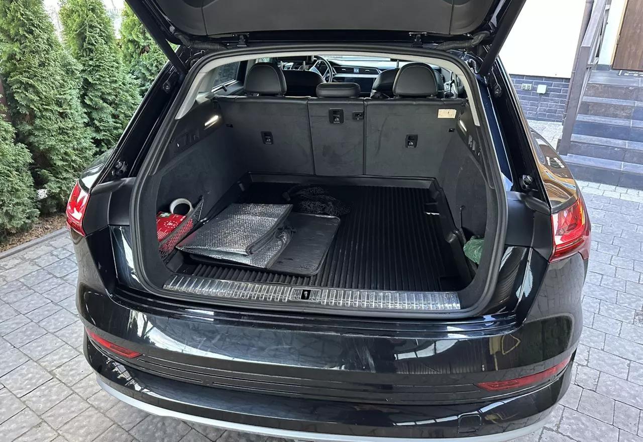 Audi E-tron  2019thumbnail61