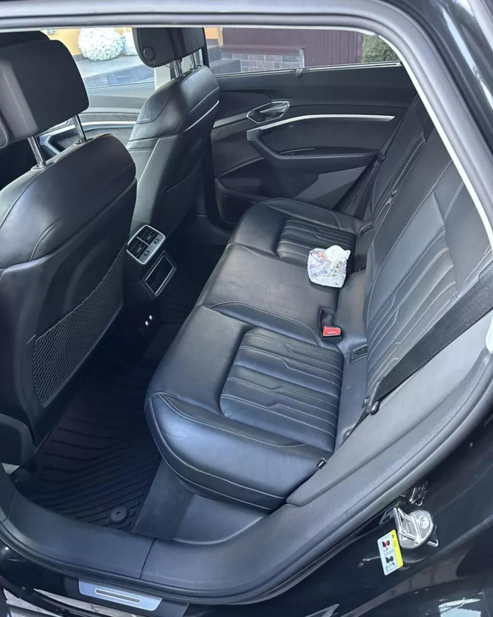 Audi E-tron  2019thumbnail71