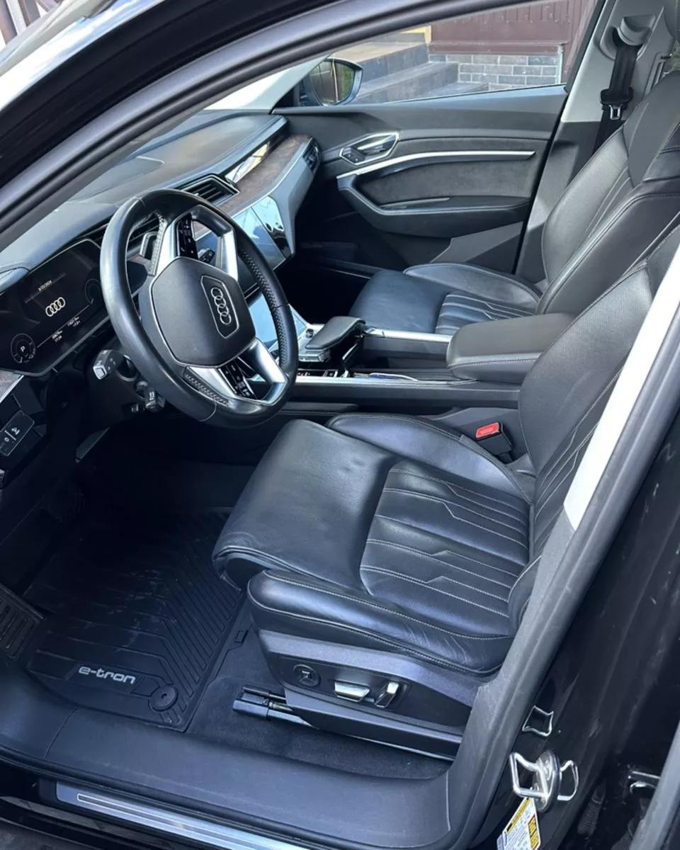 Audi E-tron  2019thumbnail81