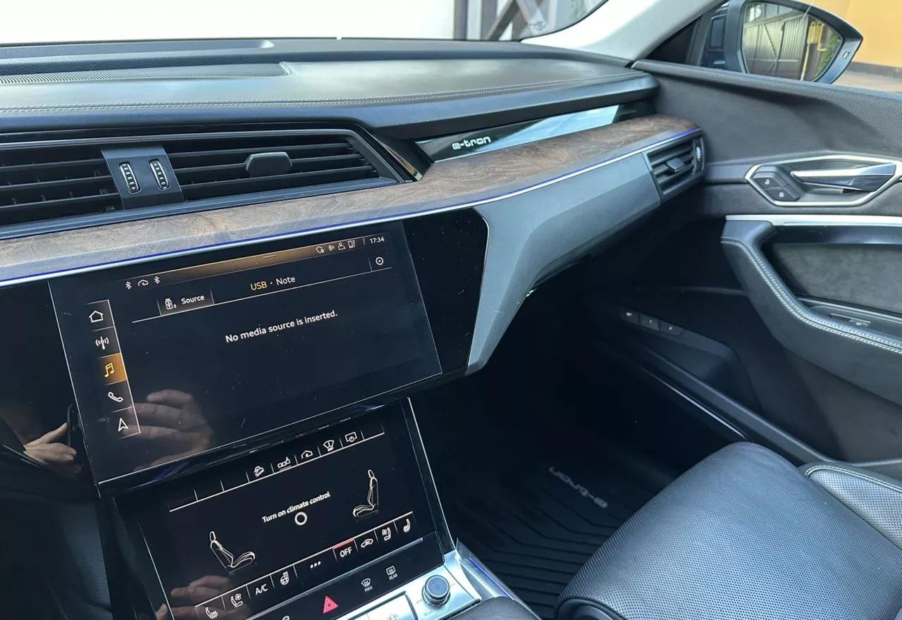 Audi E-tron  2019111