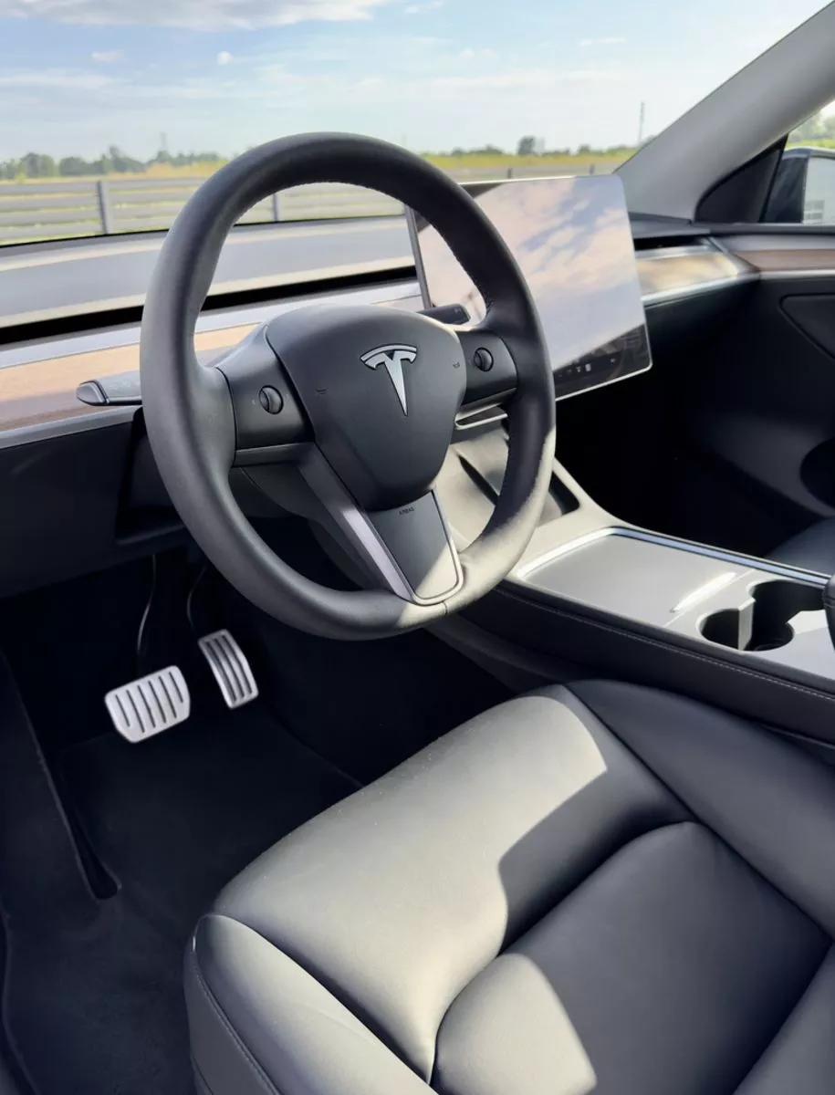 Tesla Model Y  2022101