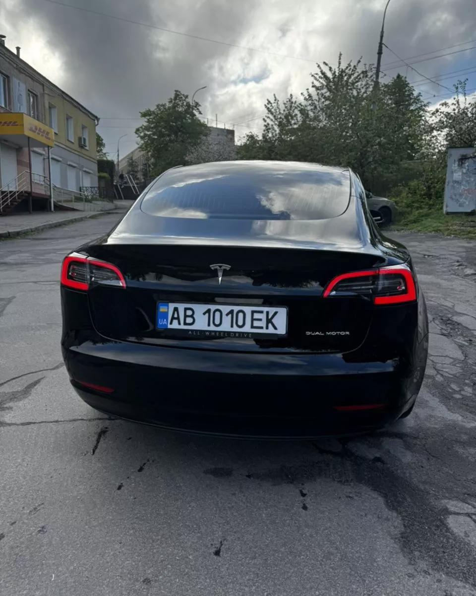 Tesla Model 3  2019171