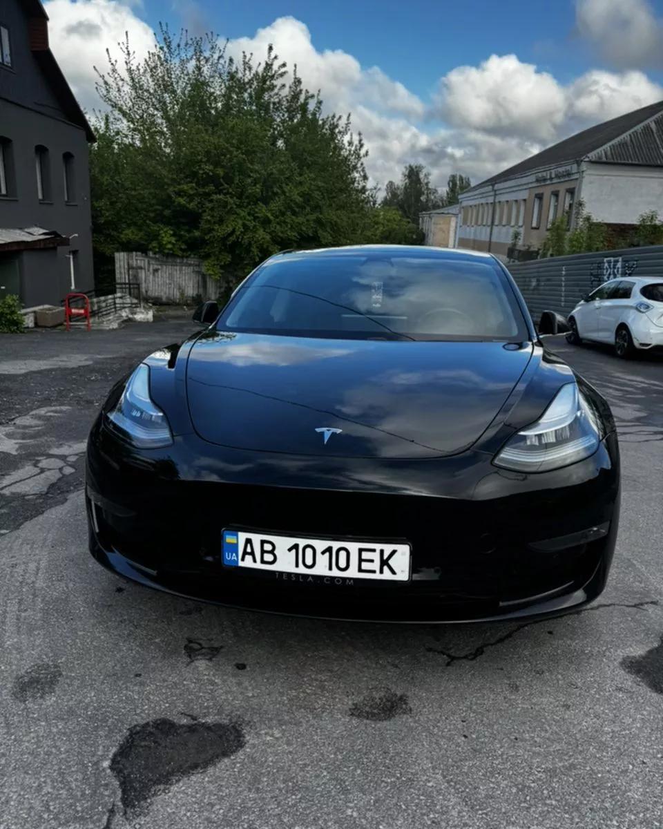 Tesla Model 3  2019231