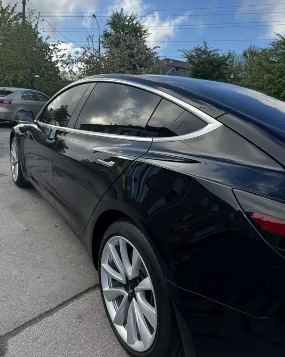 Tesla Model 3  2019thumbnail241