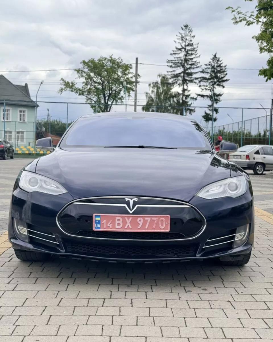 Tesla Model S  201311