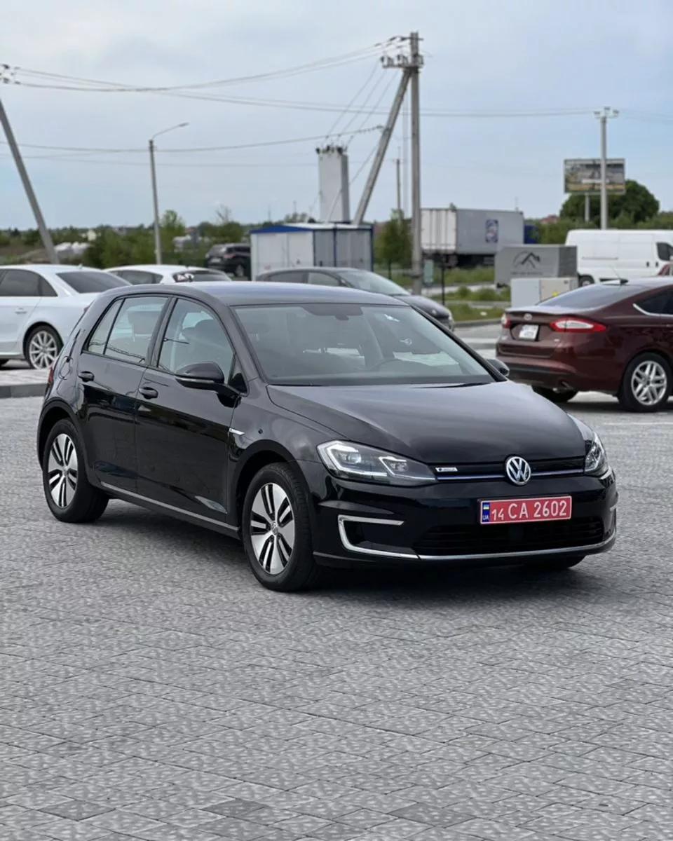 Volkswagen e-Golf  36 kWh 2018thumbnail01