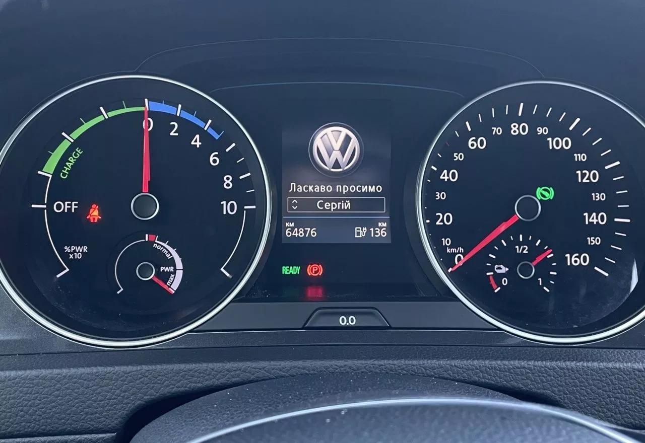 Volkswagen e-Golf  35.8 kWh 2018thumbnail111