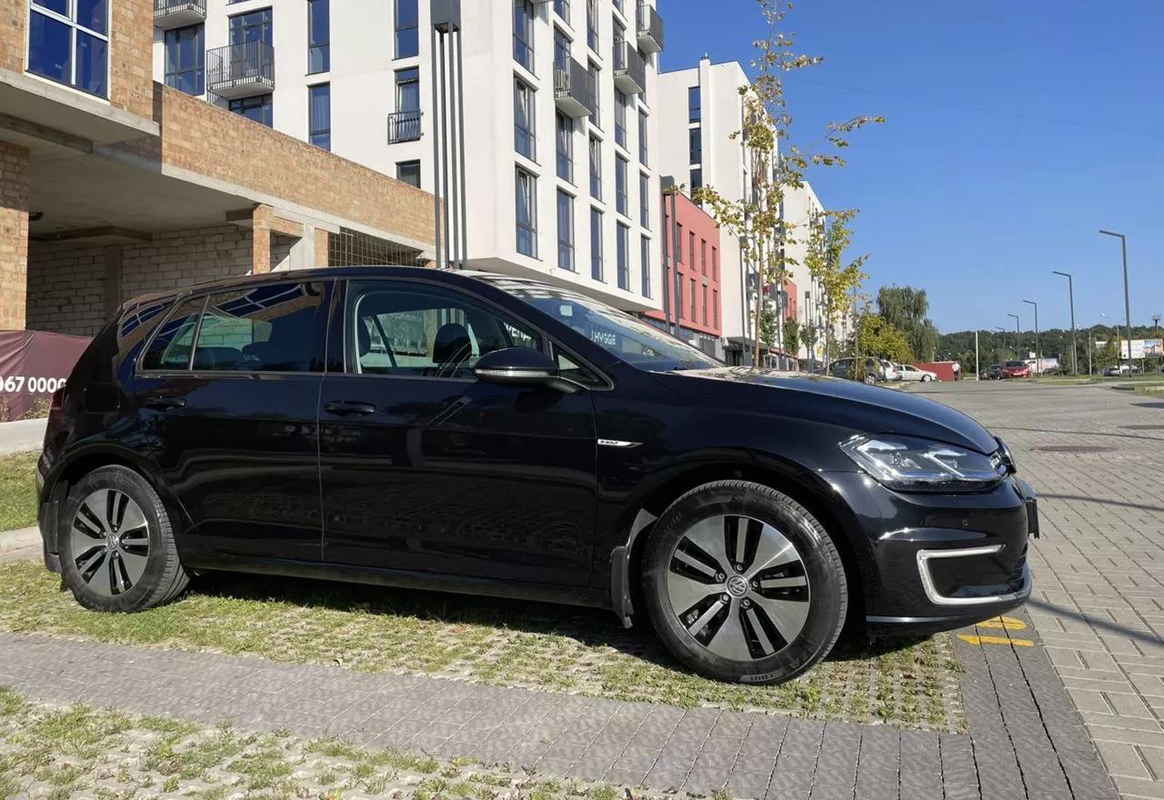 Volkswagen e-Golf  36 kWh 2018thumbnail171