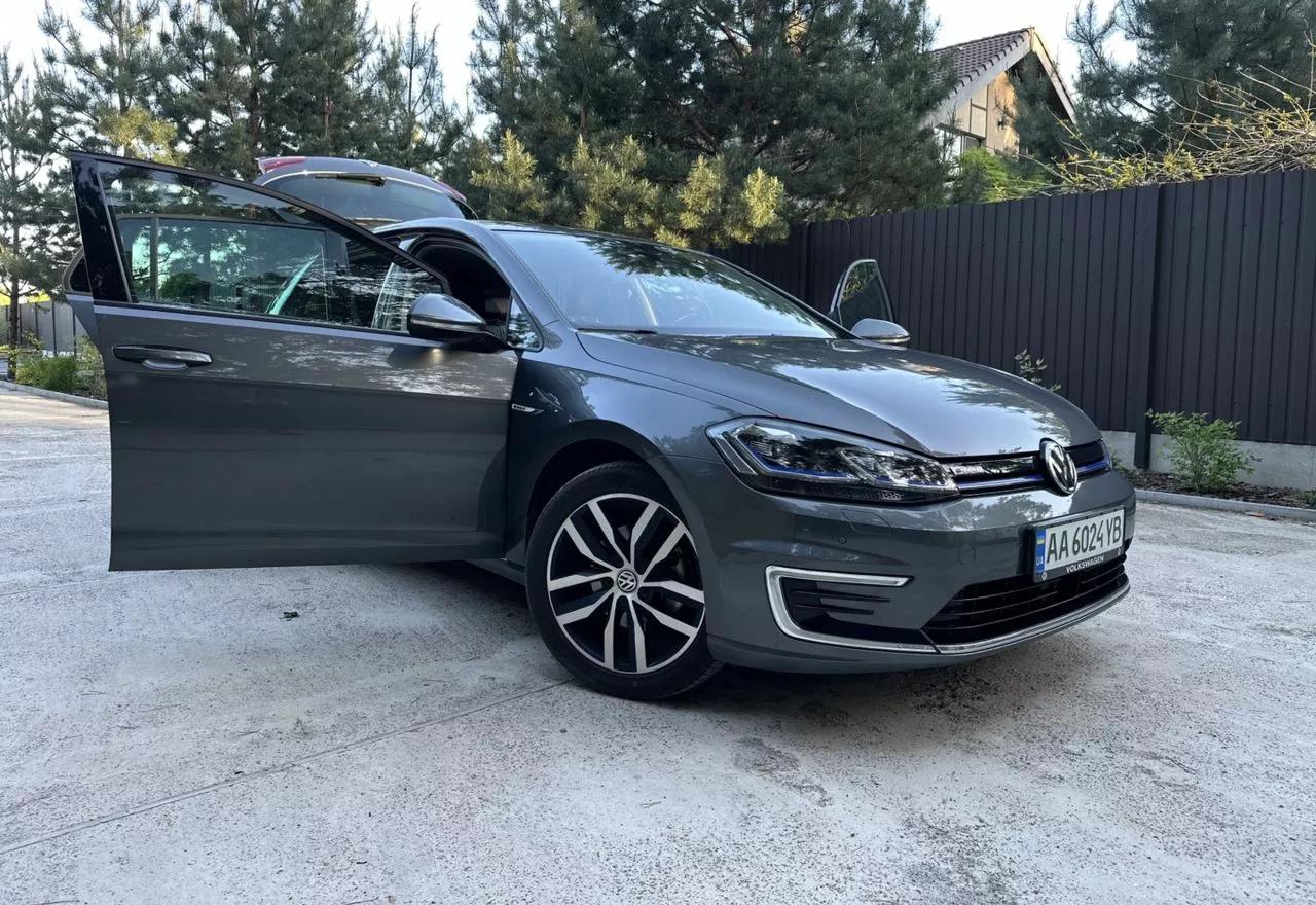 Volkswagen e-Golf  36 kWh 2019thumbnail111