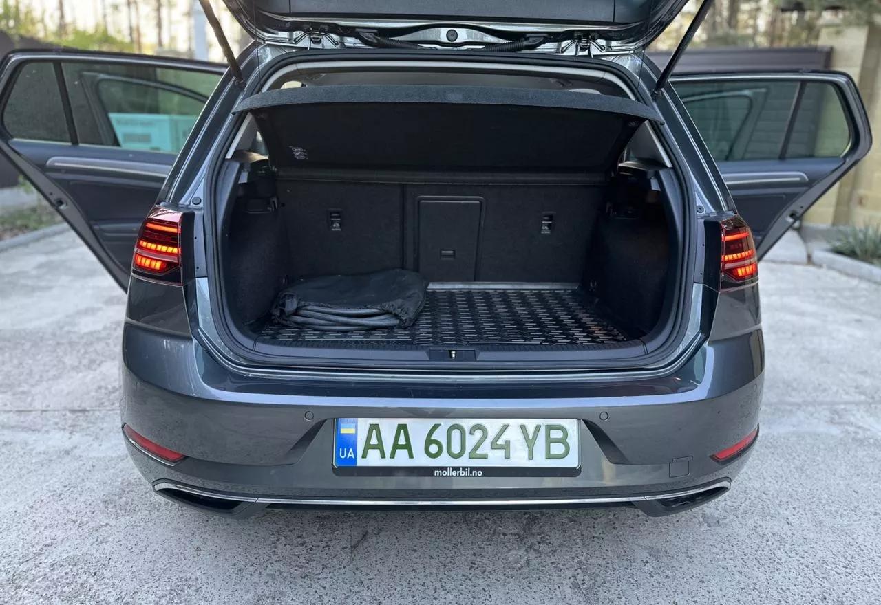 Volkswagen e-Golf  36 kWh 2019211