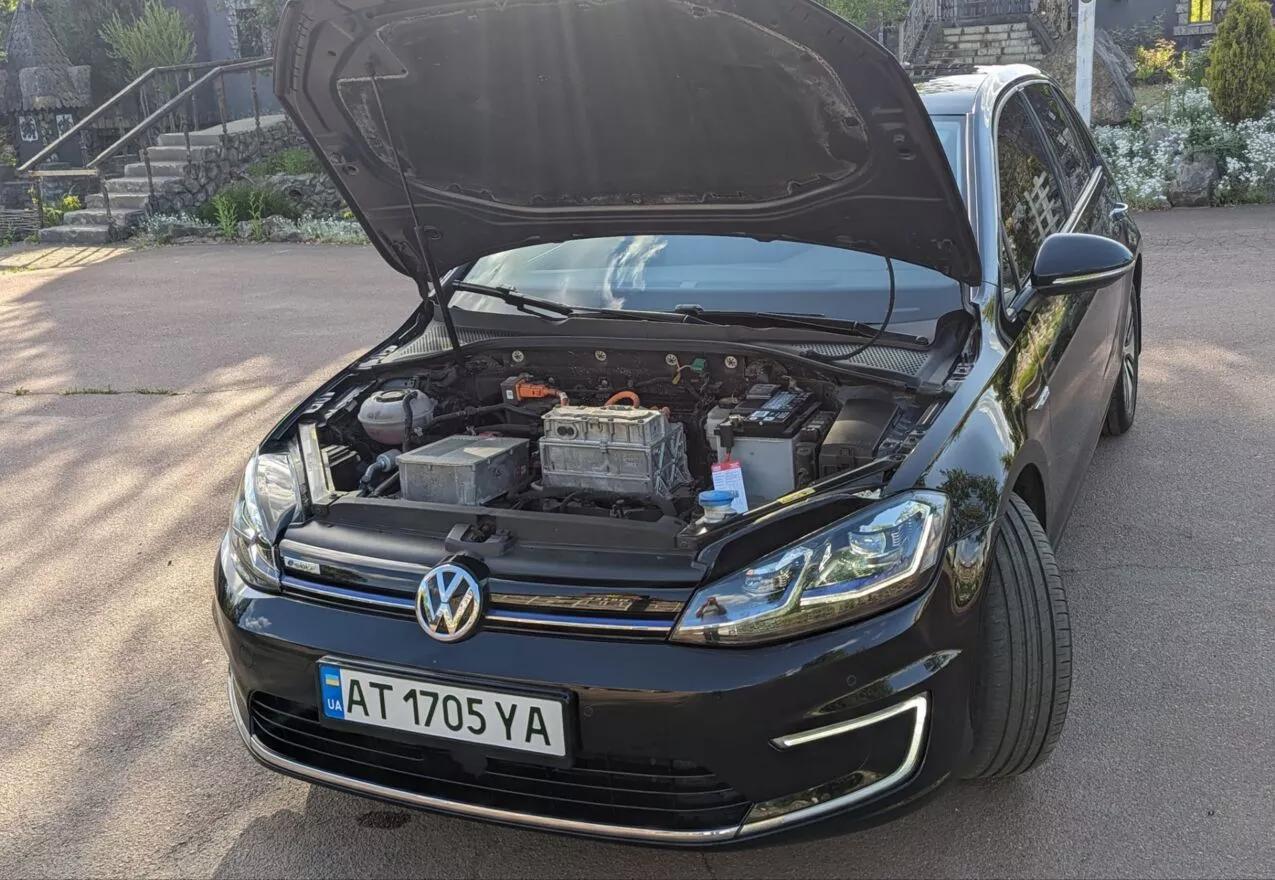 Volkswagen e-Golf  36 kWh 2018201