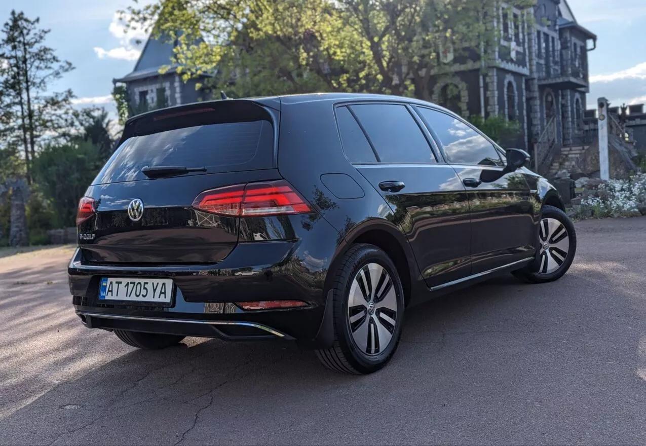 Volkswagen e-Golf  36 kWh 2018221