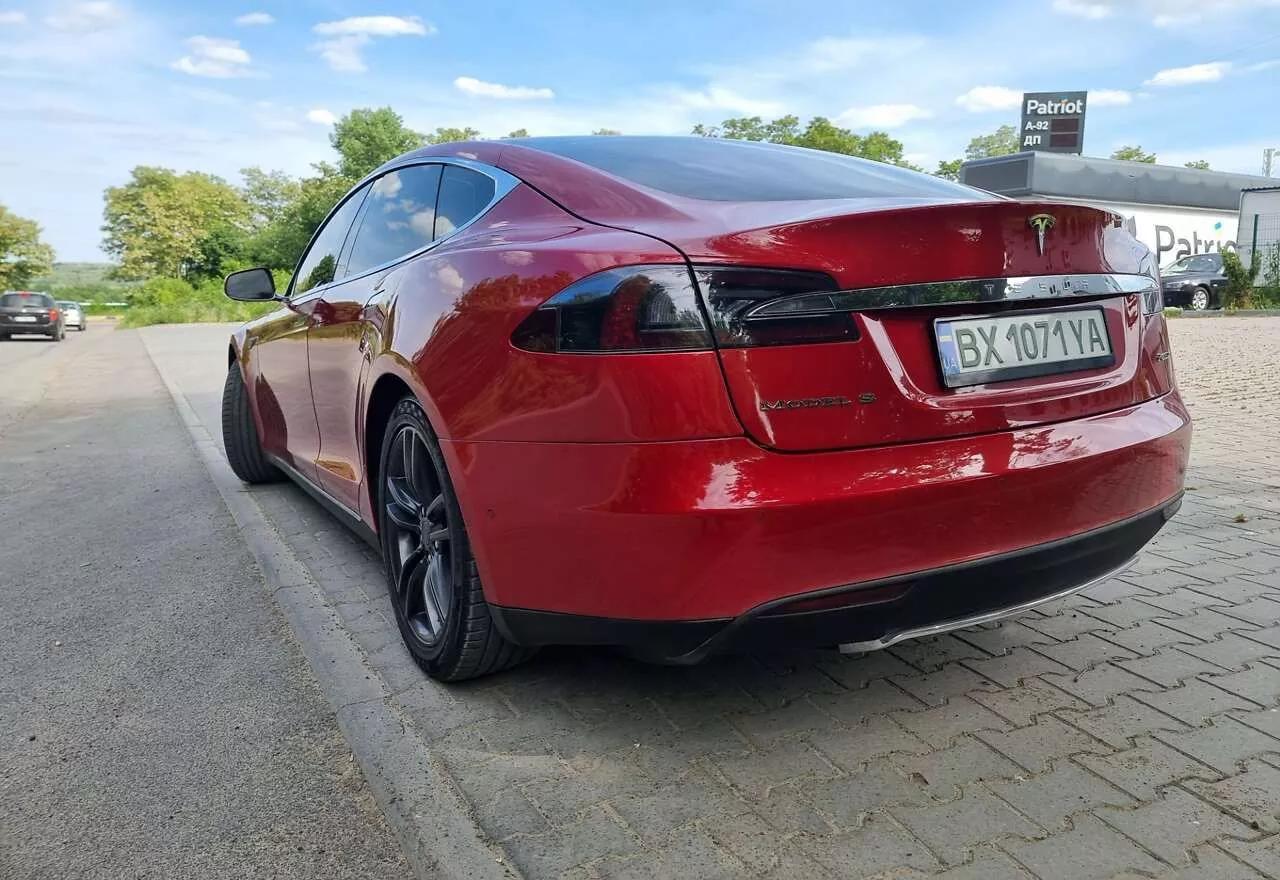 Tesla Model S  85 kWh 201421