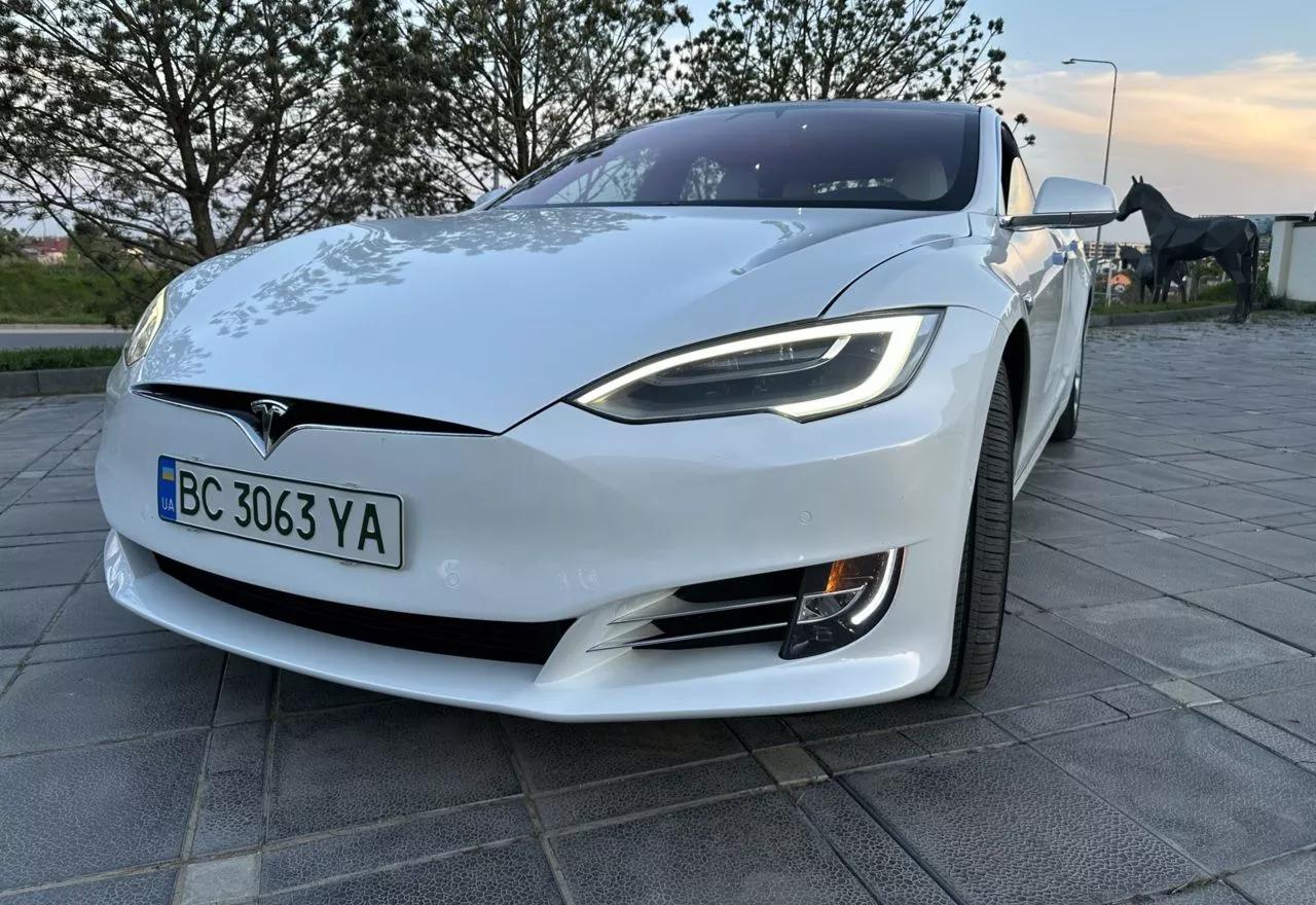 Tesla Model S  100 kWh 2019thumbnail01