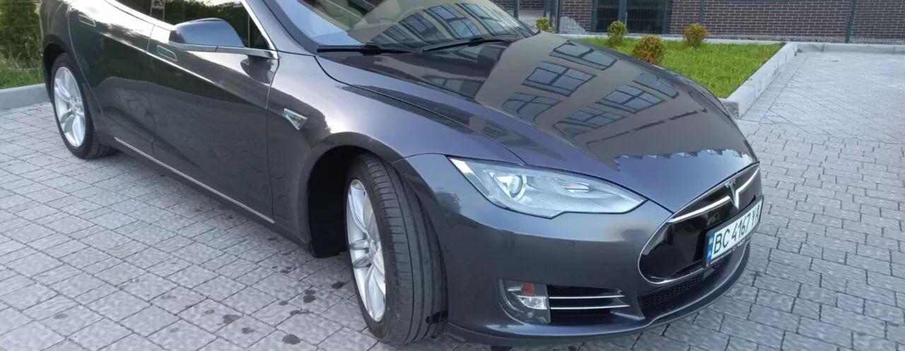 Tesla Model S  85 kWh 201571