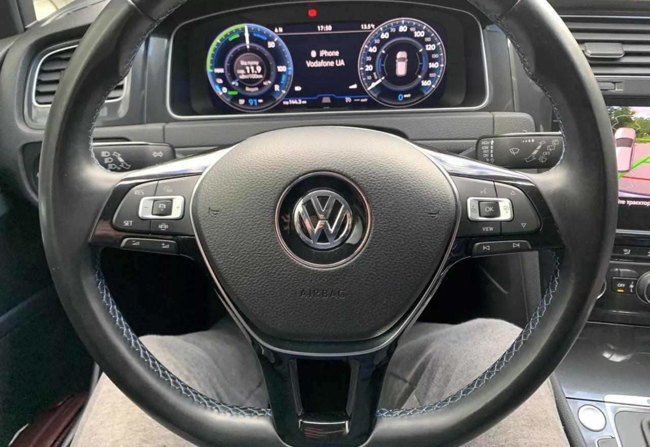 Volkswagen e-Golf  35.8 kWh 2018thumbnail221