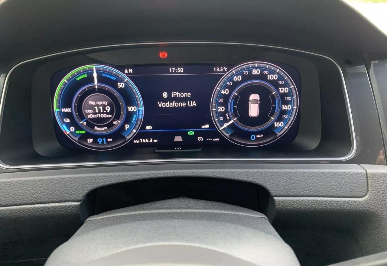 Volkswagen e-Golf  35.8 kWh 2018241