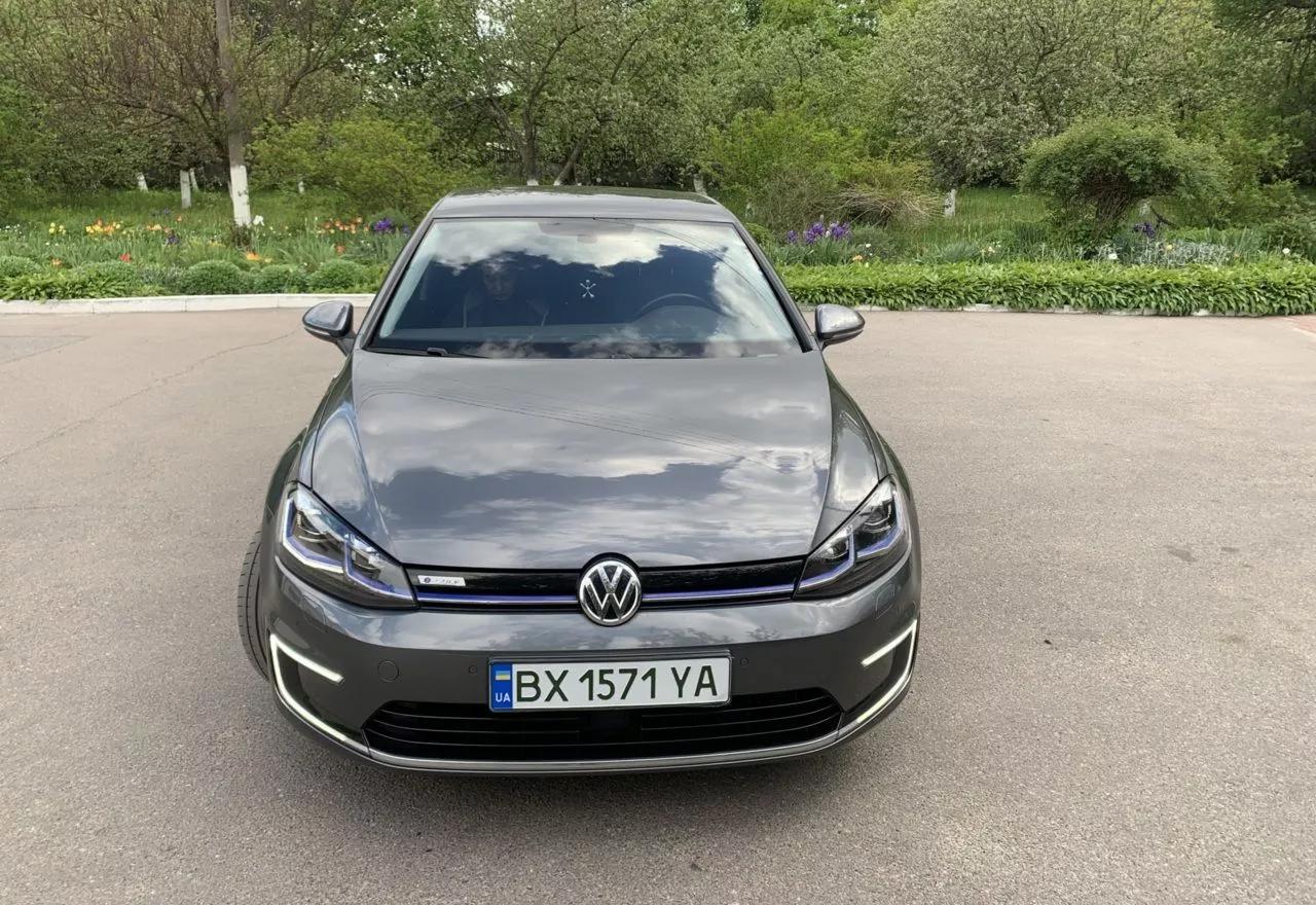 Volkswagen e-Golf  35.8 kWh 2018thumbnail251