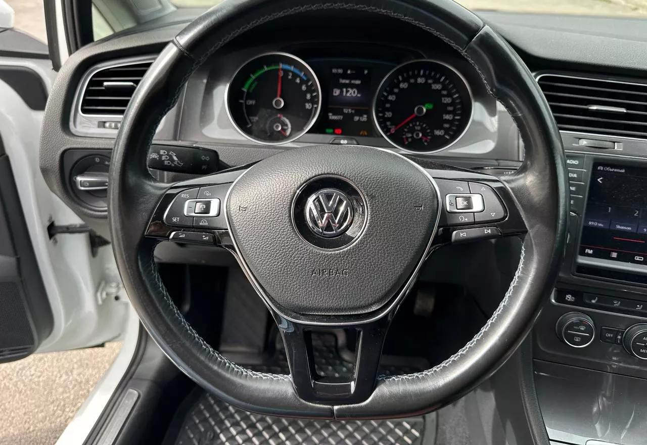 Volkswagen e-Golf  24 kWh 2014thumbnail221