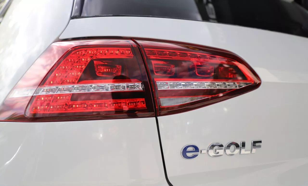 Volkswagen e-Golf  24 kWh 2015thumbnail271