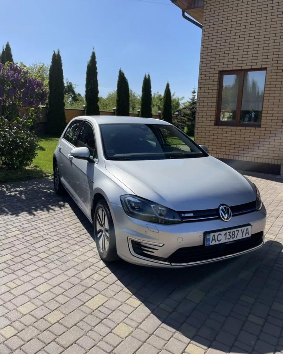 Volkswagen e-Golf  2019121