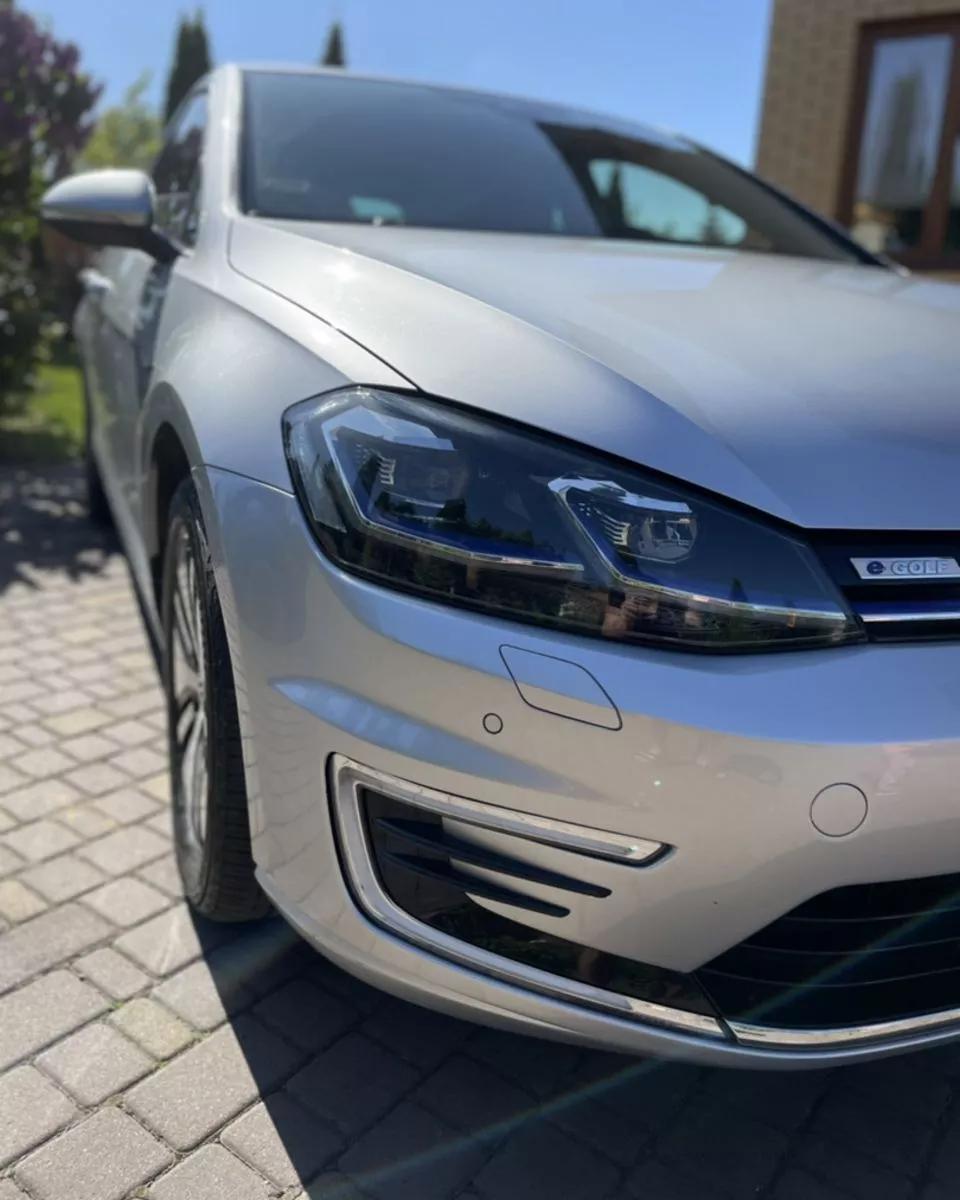 Volkswagen e-Golf  2019thumbnail141