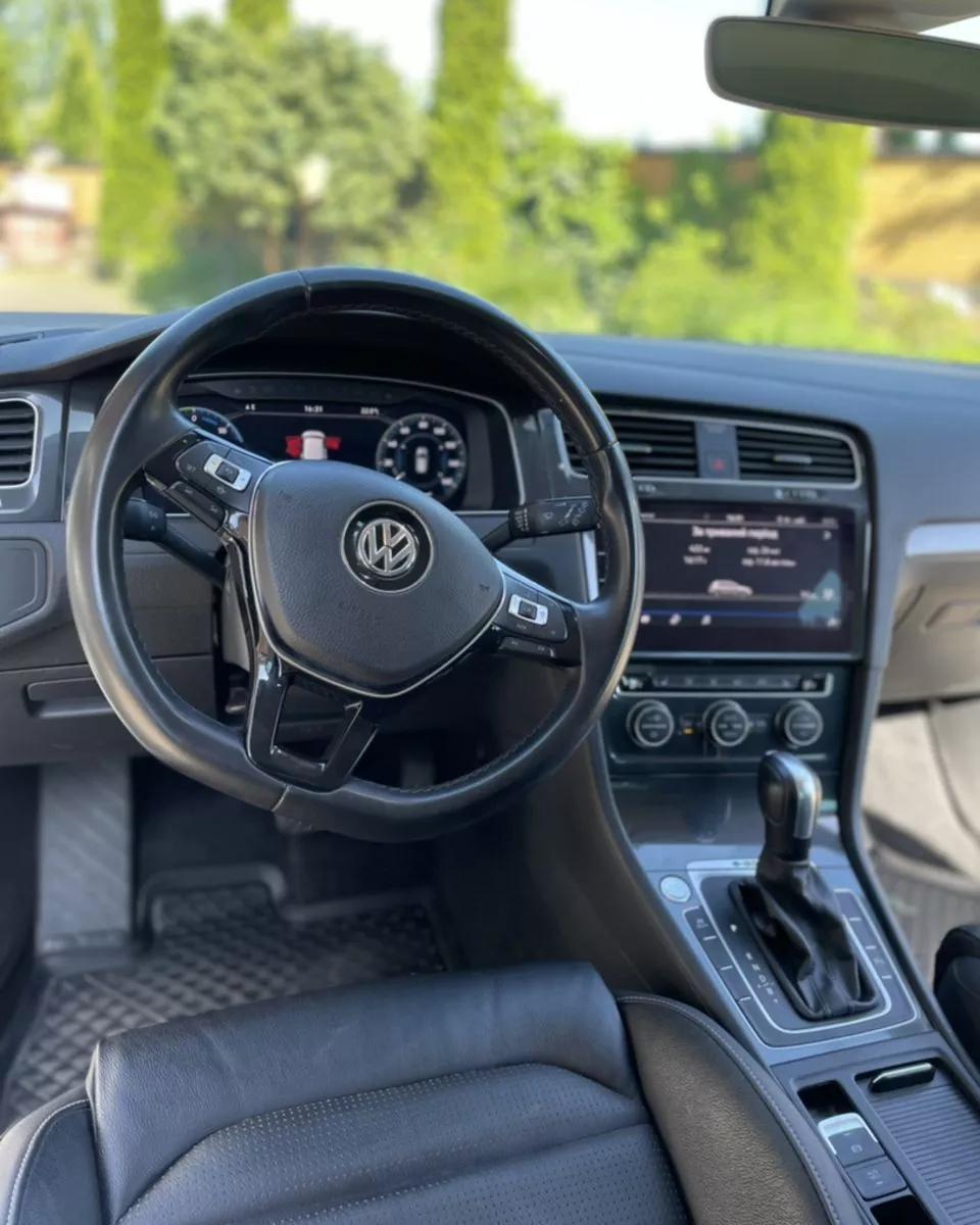 Volkswagen e-Golf  2019181