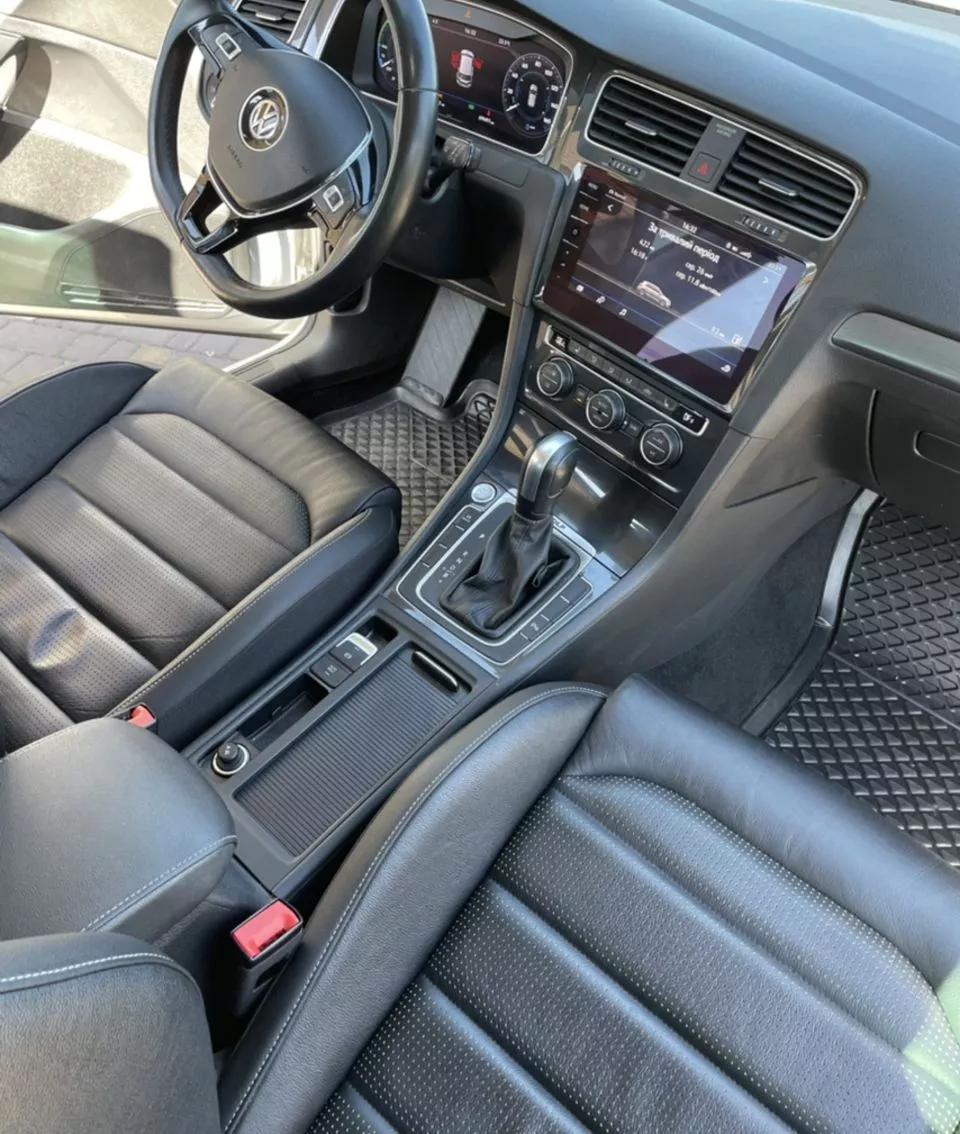 Volkswagen e-Golf  2019211