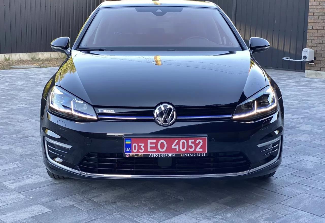 Volkswagen e-Golf  35.8 kWh 2019thumbnail191