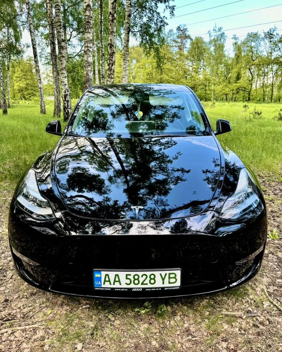 Tesla Model Y  75 kWh 2022thumbnail01