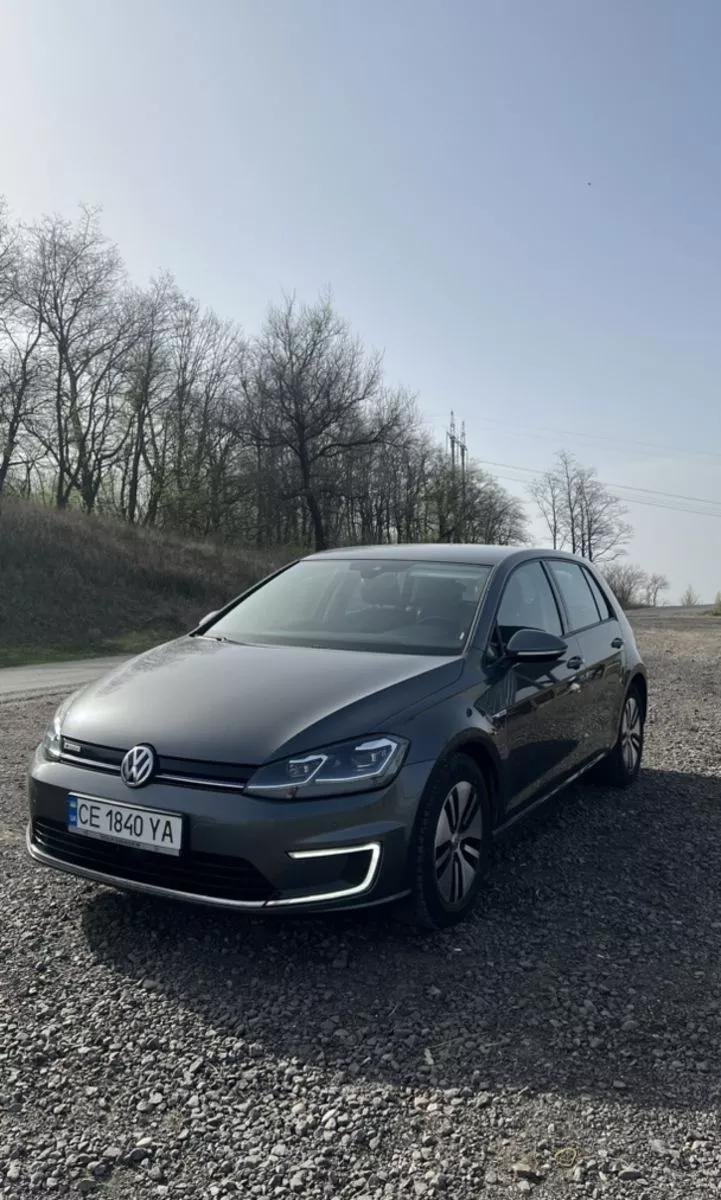 Volkswagen e-Golf  2018thumbnail31