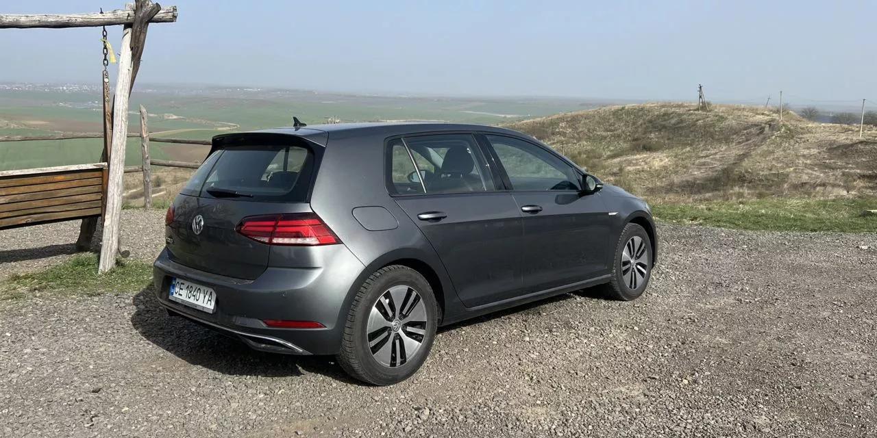 Volkswagen e-Golf  2018101