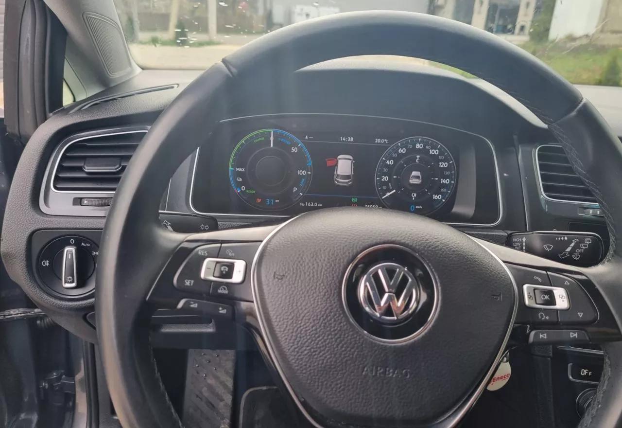 Volkswagen e-Golf  2018161