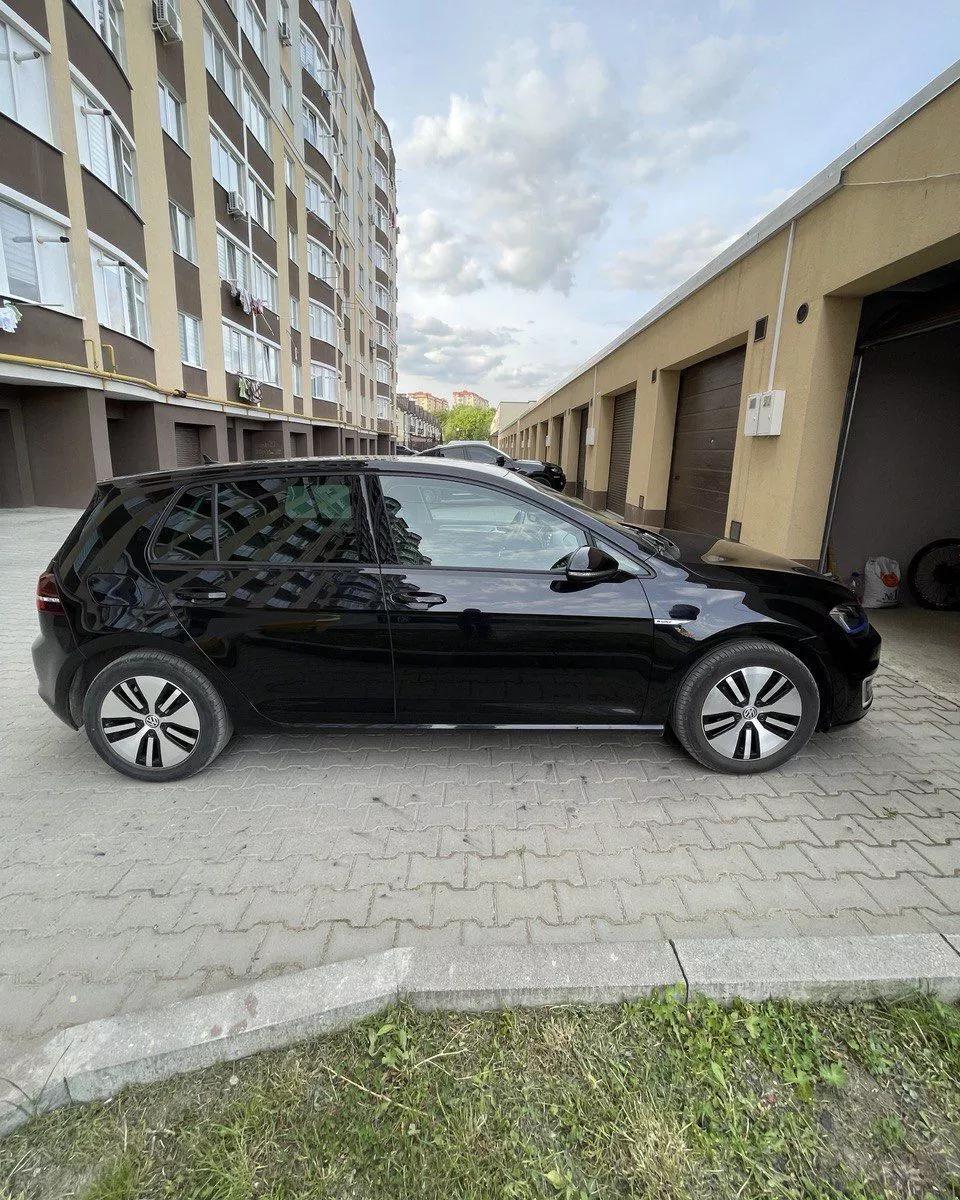 Volkswagen e-Golf  24 kWh 2016thumbnail31